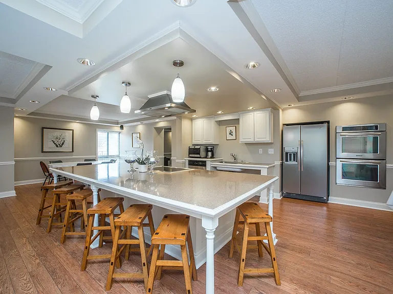 530 N Main Street - The Townhouse. — Photo 10