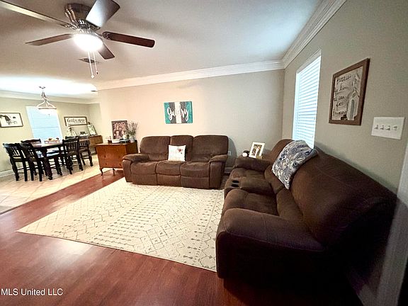 3rd image of 1352 Rock Ranch Rd