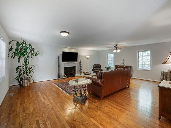 5th image of 1262 Silver Creek Dr