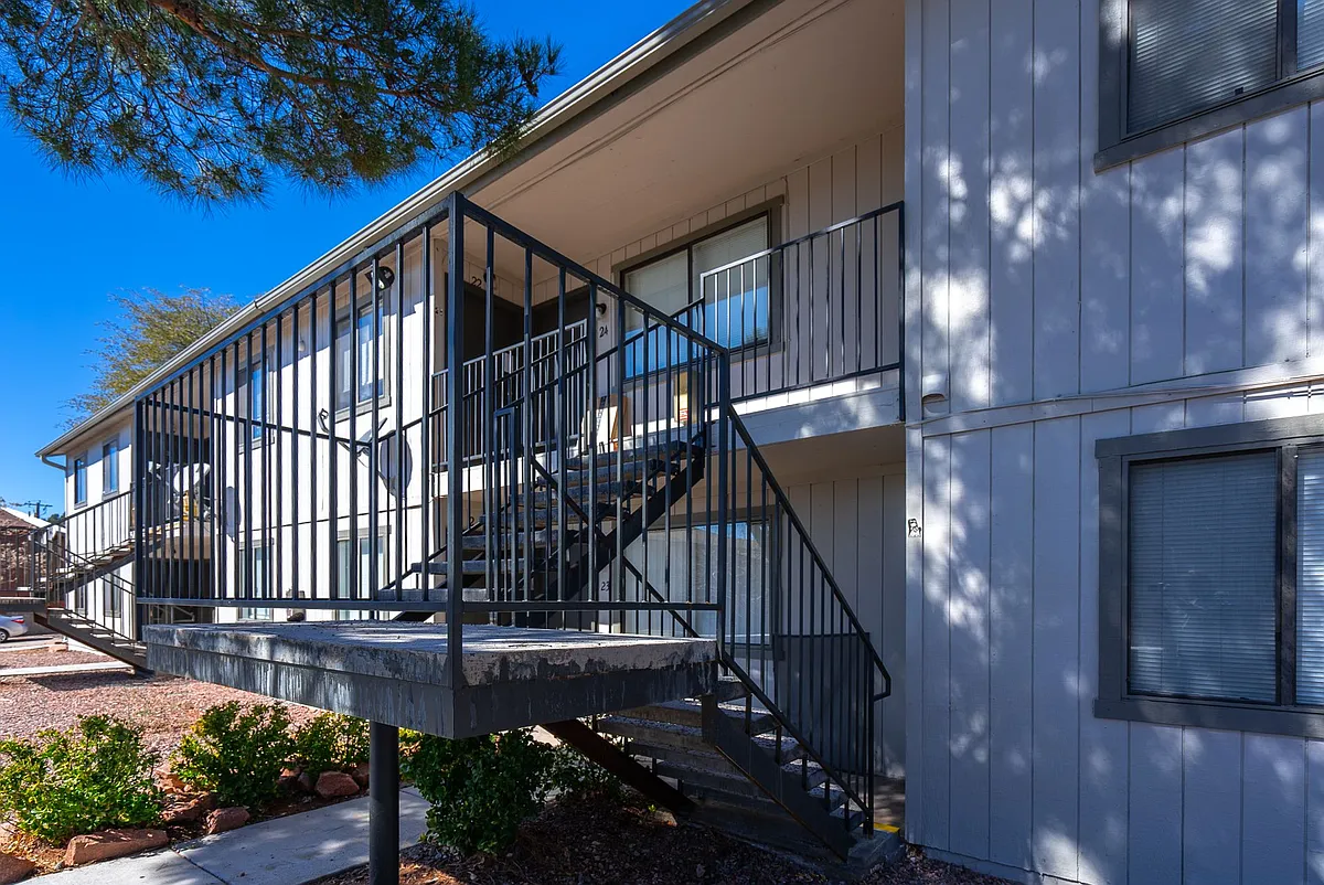 Building Photo - Payson's BEST location ... close to everything!!