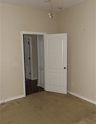 4th image of 800 Lost Grove Cir