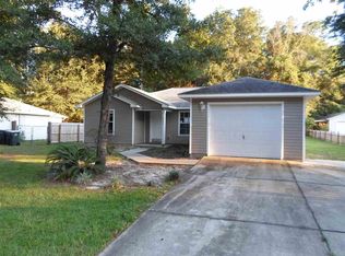 6221 Forest Dr, Milton, FL 32570