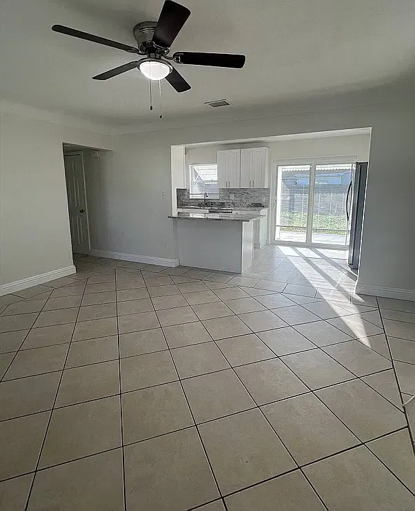3 bed, 1445 sqft, $2,600 — Photo 3