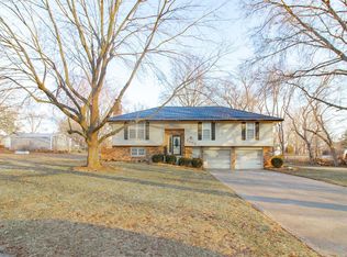 2003 E Alfresco St, Clinton, MO 64735