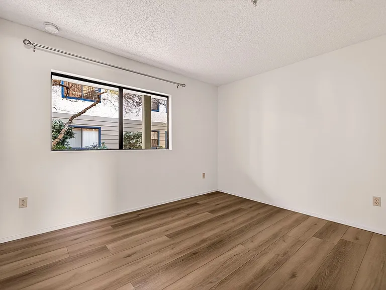 Sierra Sunrise Apartments, a 55+ Community — Photo 18