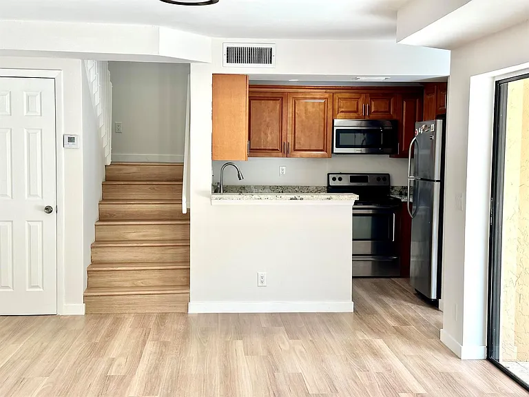 8074 Severn Dr — Photo 9