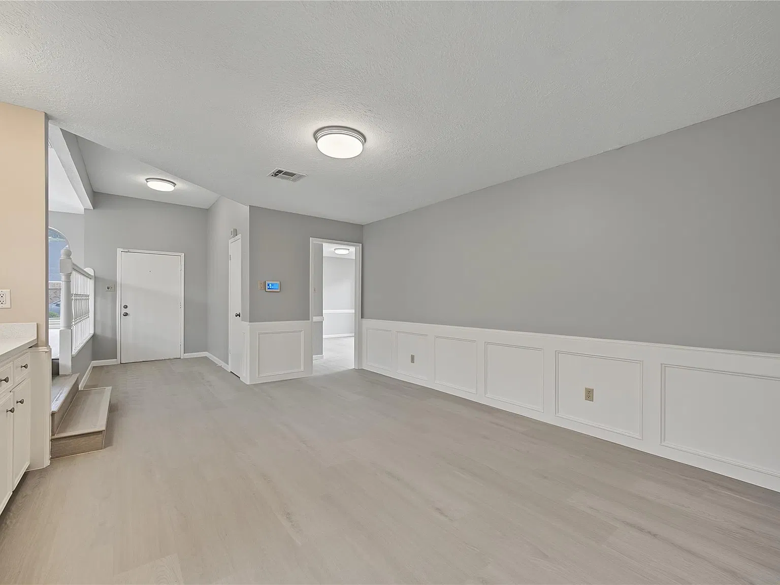 3 bed, 2.0 bath, 1873 sqft, $2,200 — Photo 3