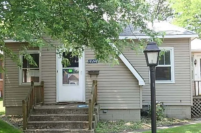 18248 Walter St photo 1