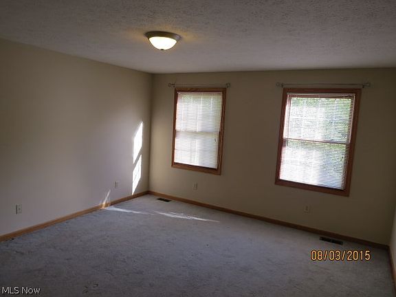 4th image of 262 Woodridge Dr