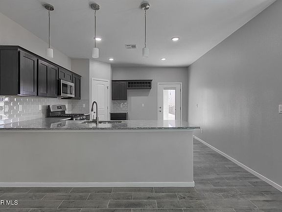 5th image of 13106 Oakhampton Ave