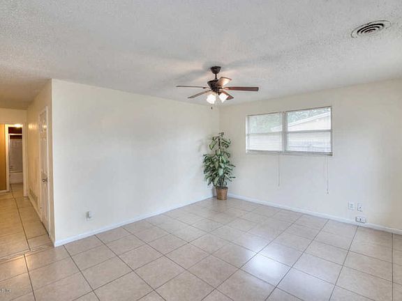 3rd image of 6827 Biddy Ln