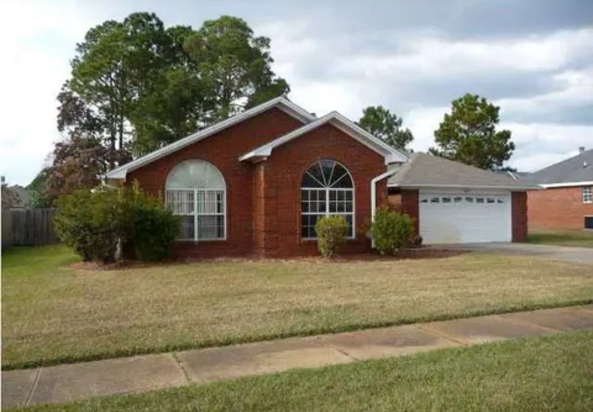4 bed, 2187 sqft, $2,600 — Photo 2