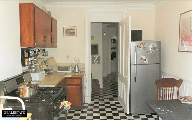 Rented by ZealEstate Group Inc | media 18