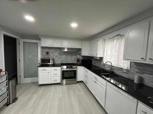 44 Fairelm Ln #1, Buffalo, NY 14227