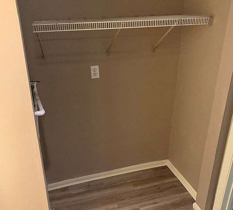 5th image of 1950 Paine Ave APT 61