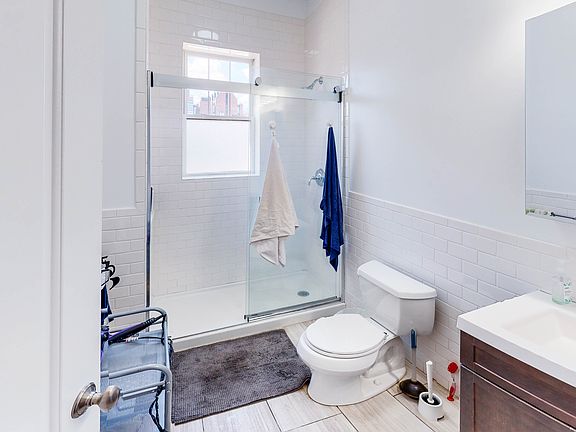 5th image of 245 Whitney Ave #3C