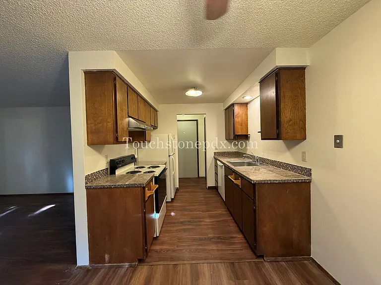 1411 SE 130th Ave — Photo 8