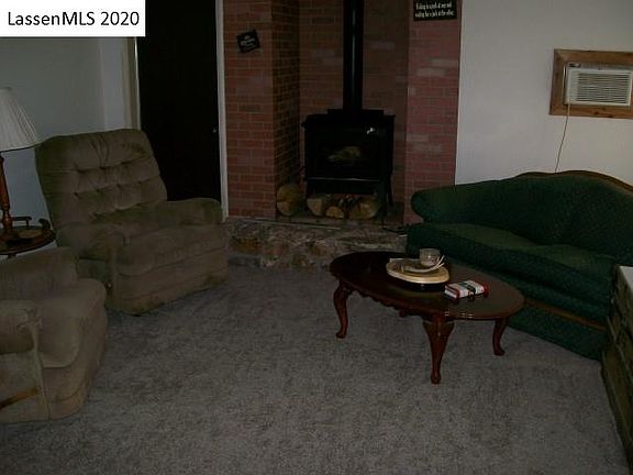 3rd image of 686-925 Hemlock Way