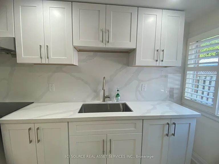 64 Grover Hill Ave #BASEMENT — Photo 4