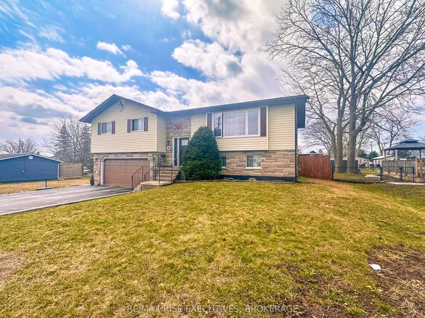 61 Brant St, Deseronto, ON K0K 1X0