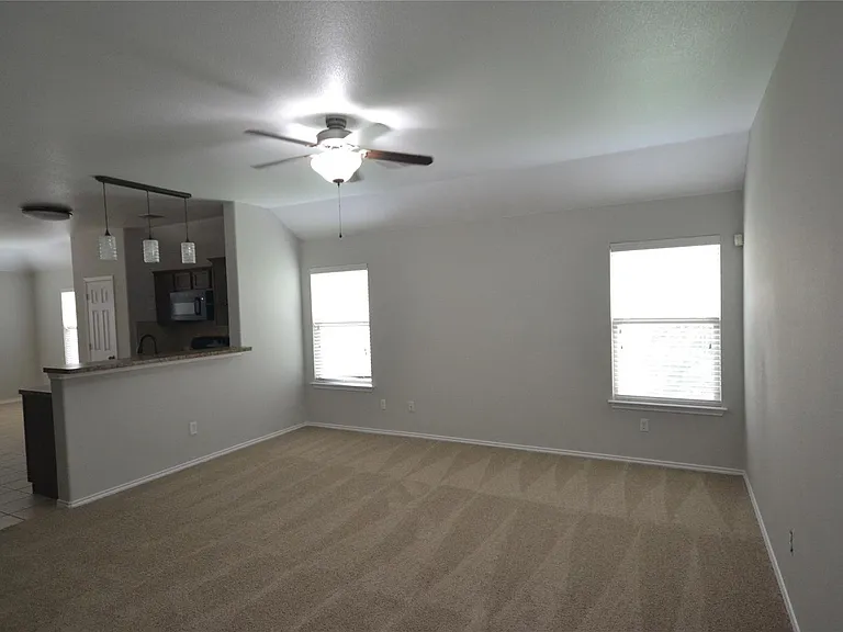 228 Falcon Ln — Photo 5