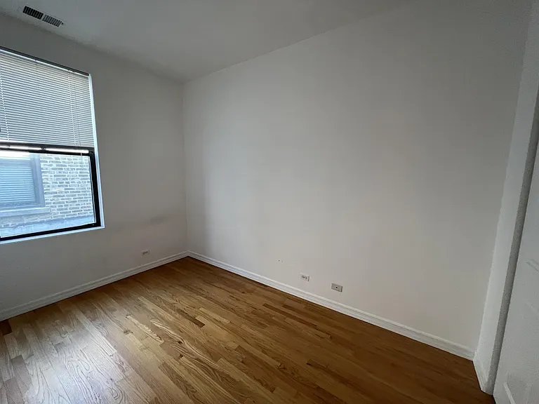 2749 N Western Ave #12 — Photo 10