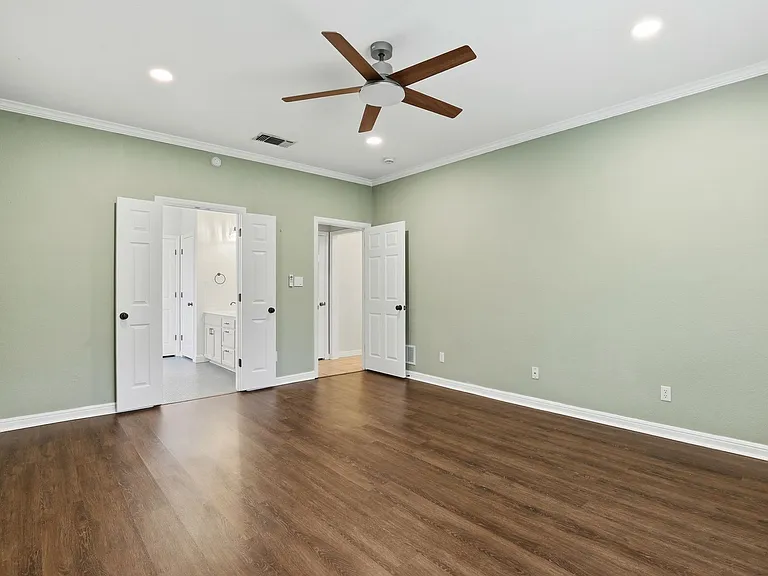 1404 Chaucer Dr — Photo 9