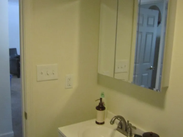 Guion Creek Apartments — Photo 31