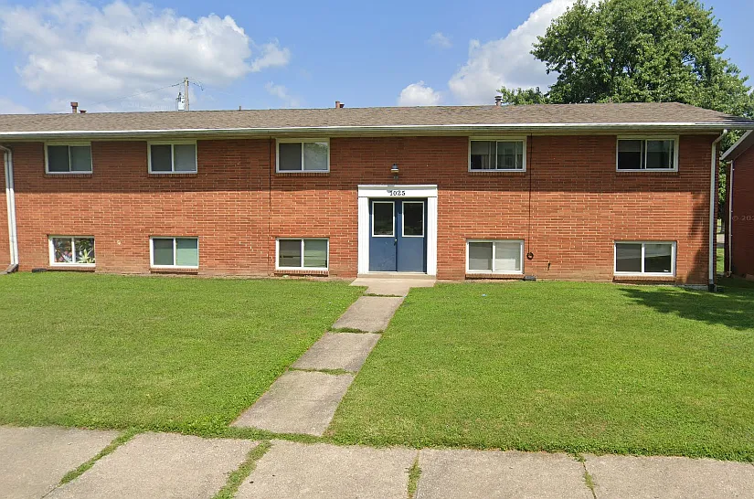1025 E Pearl St #C