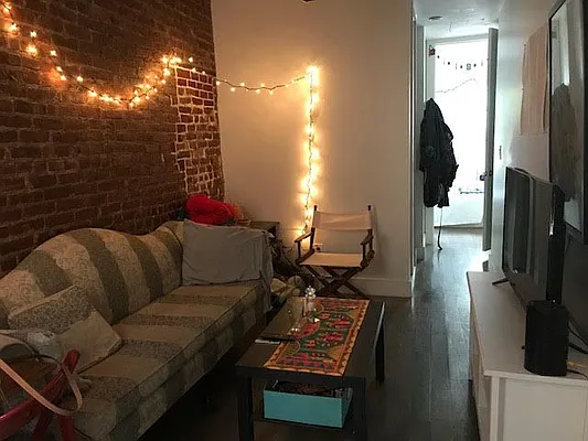 Rented by Premier Metro Realty Corp | media 33