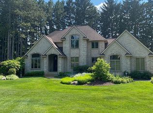 7408 Summit Rdg, Brighton, MI 48116