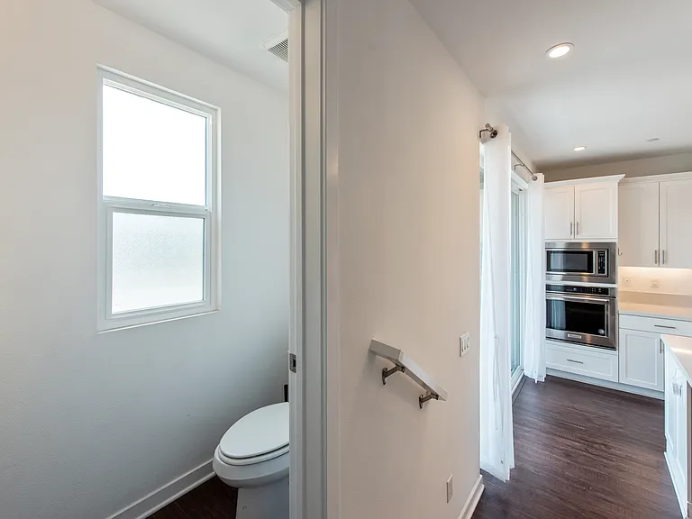 143 Schick — Photo 9