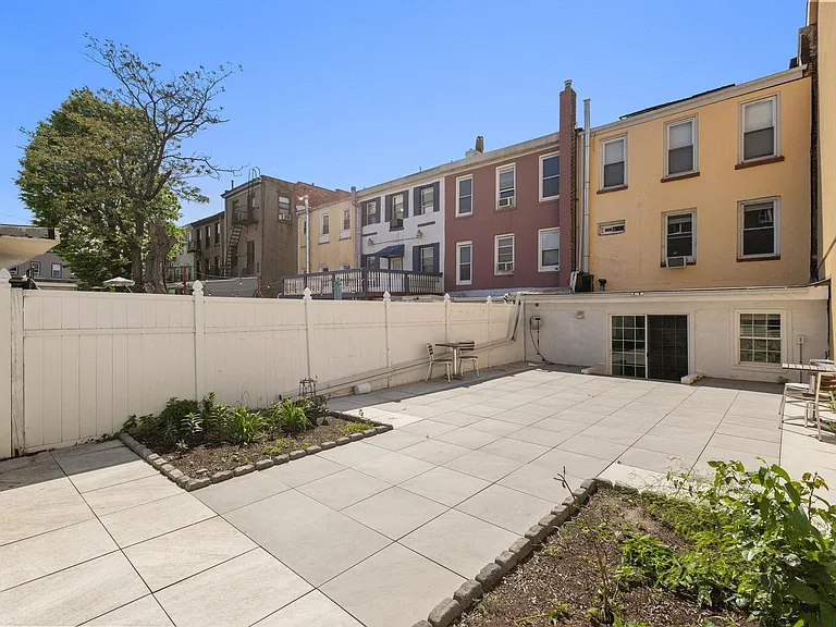 518 New York Ave #1 — Photo 15