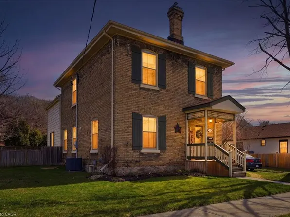 9 Willow St, Brant, ON N3L 2K5