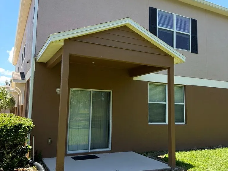 2305 Betsy Ross Ln — Photo 2