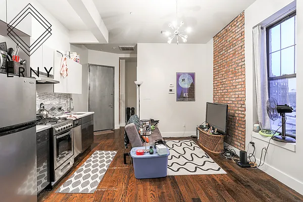 Rented by ERNY LLC | media 8