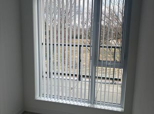 5858 Yonge St #224, Toronto, ON M2M 3T3