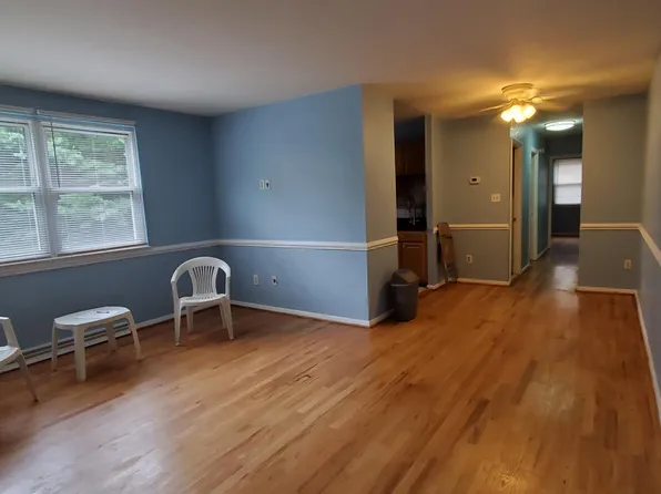 4414 Falls Bridge Dr, Baltimore, MD 21211