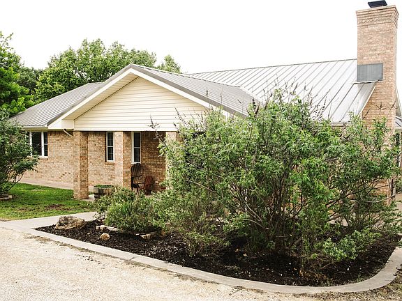 3rd image of 110 County Road 685