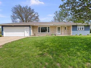 1104 3rd St, De Witt, IA 52742