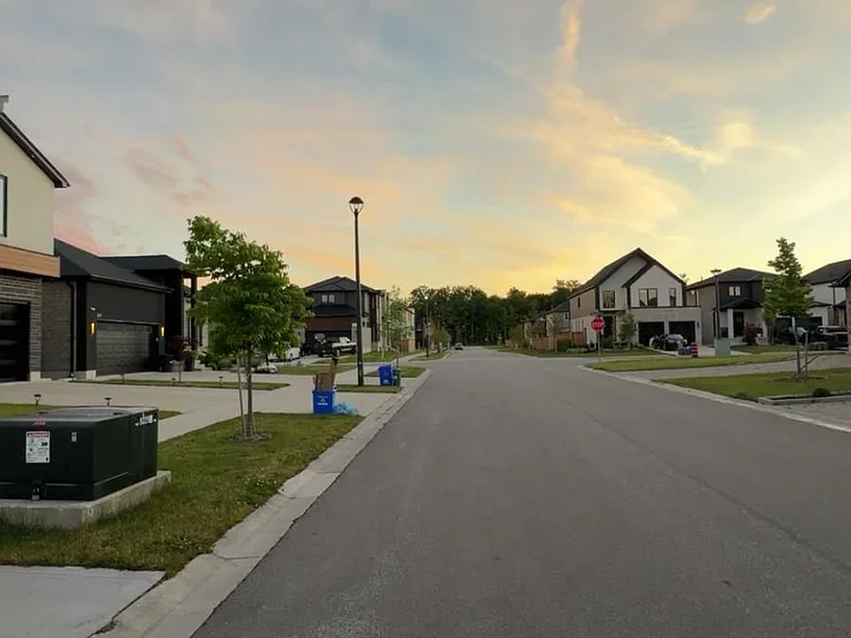 2573 Bridgehaven Dr #B — Photo 2