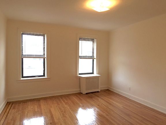 5th image of 177 Grand St APT 4G