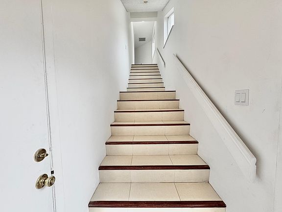 5th image of 16320 Malibu Dr #10