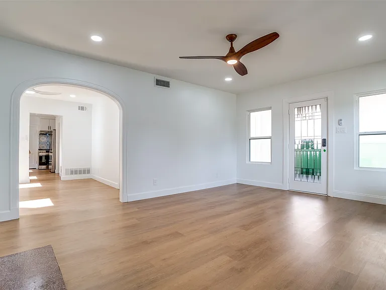 6119 Reiger Ave — Photo 4
