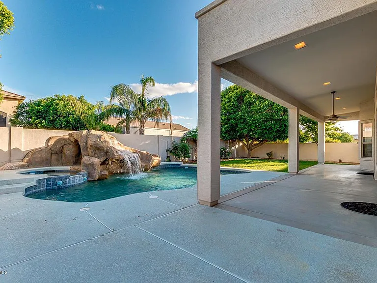 7057 W Greenbriar Dr — Photo 42