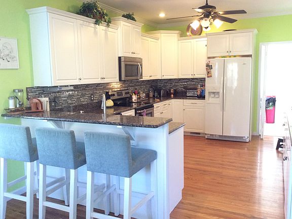 3rd image of 1043 Heathwood West Dr