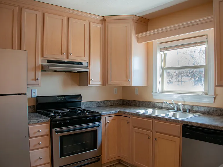 900 Audubon Pkwy #4 — Photo 6