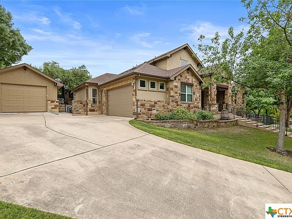 4th image of 3201 Bay Hill Ln