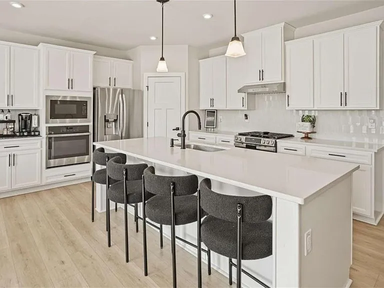 305 Meuse Ln — Photo 6