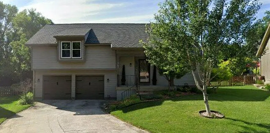 3 bed, 1292 sqft, $2,650 — Photo 1
